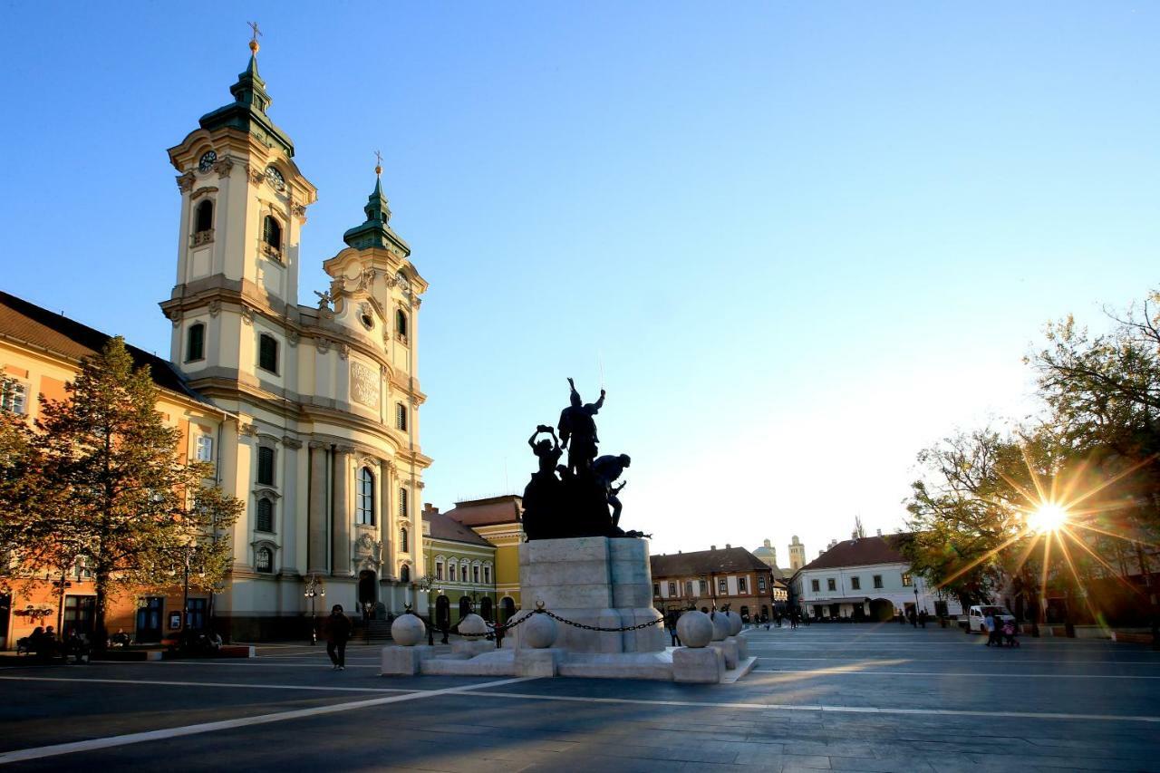 Sophie Apartman Eger Exterior photo